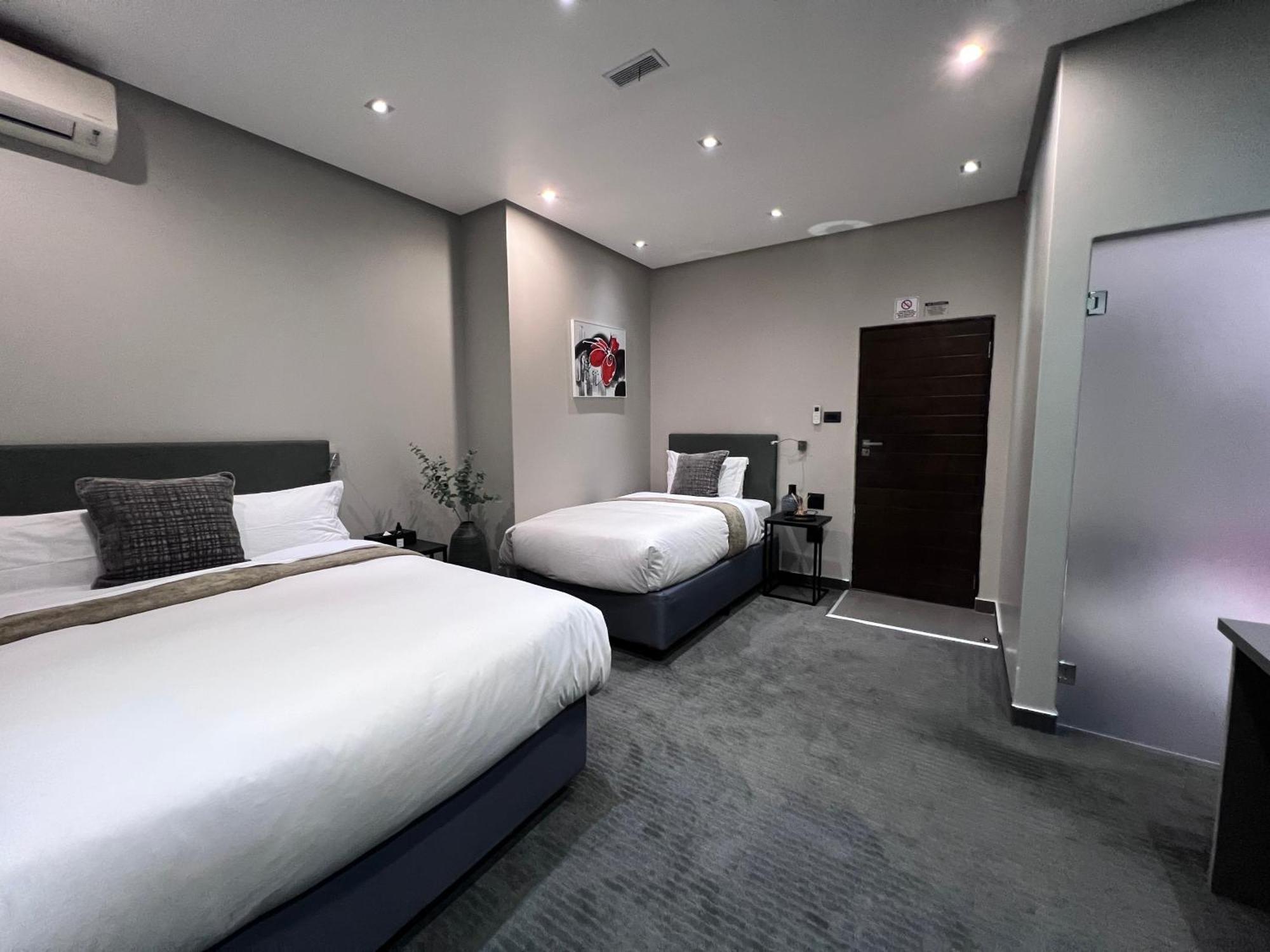 The Raz Bed & Breakfast Harrismith Dış mekan fotoğraf